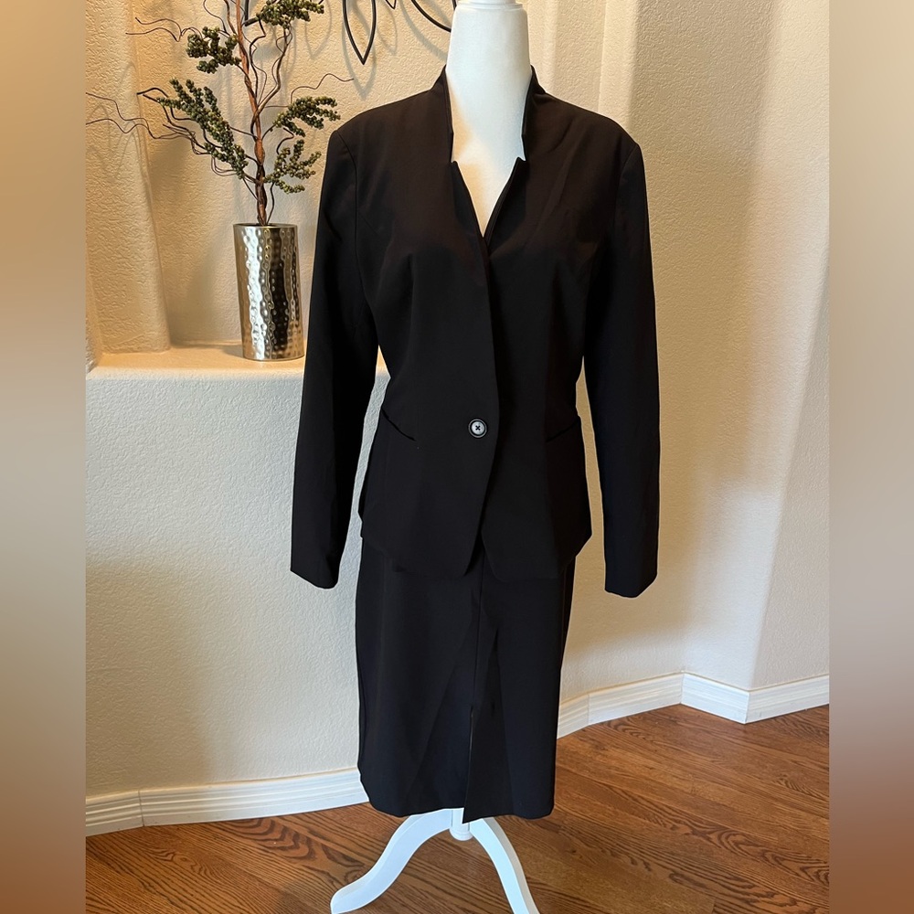 Covington Suit Lined Jacket and Pencil Skirt Black EUC Medium/12